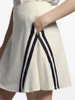 Nike Dri-fit 17" soft split navy stripes on white Tennis Dress Sz M athleisure